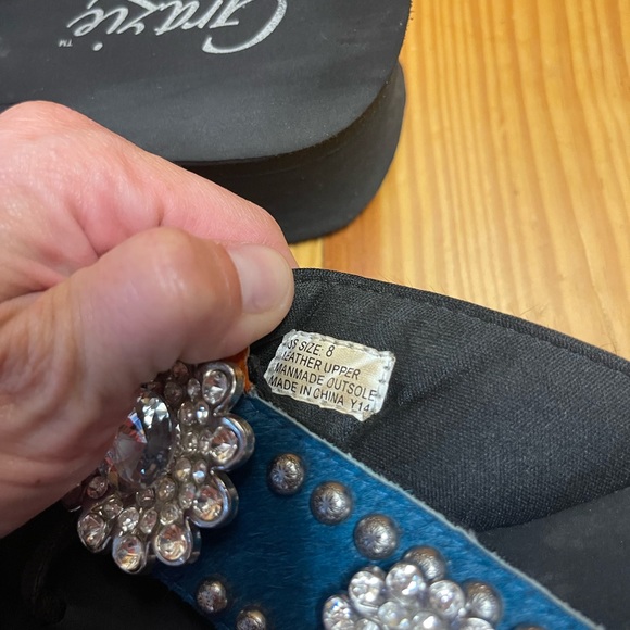 Flip Flops - Picture 3 of 3